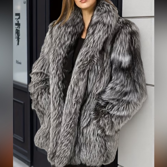 Women's Faux Fur Coat - Gray - Picture 5 of 5